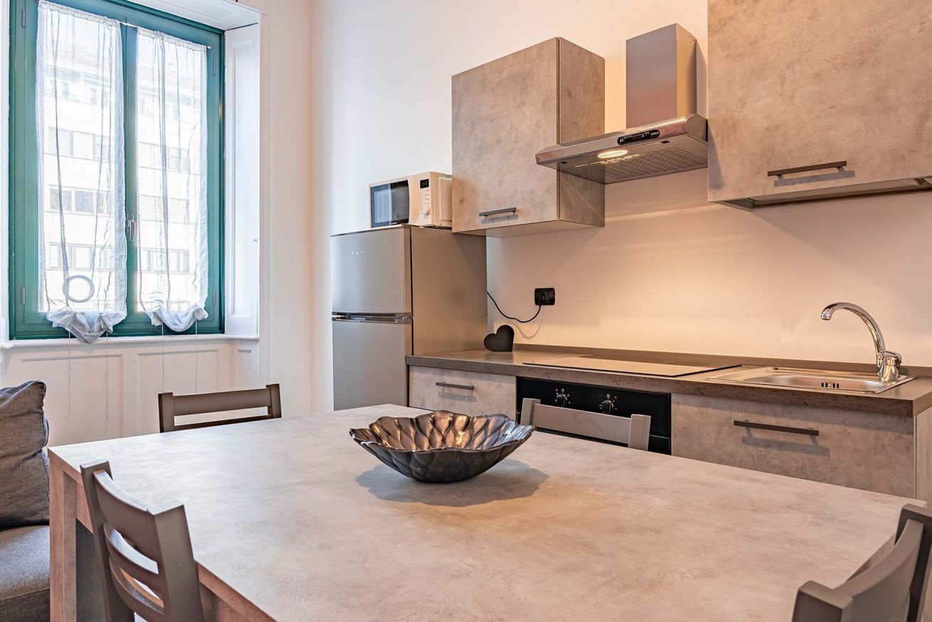 Kjøleskap og mikrobølgeovn