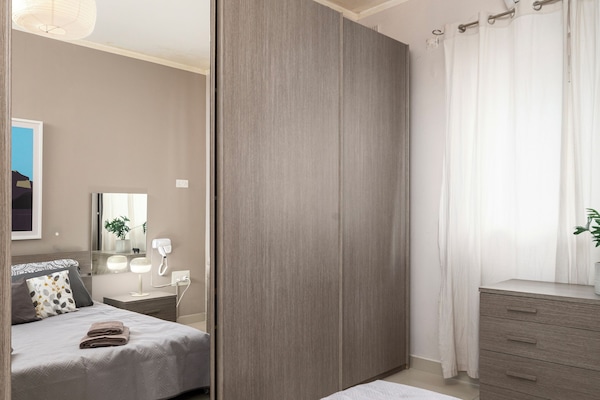 Apartment, 2 Bedrooms, Kitchen | Blackout drapes, iron/ironing board, WiFi (free)