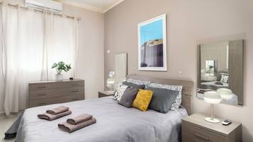 Cortinas blackout, tabla de planchar con plancha y wifi gratis