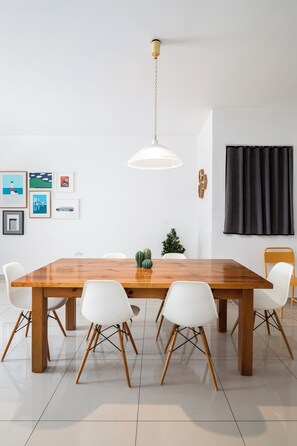 Appartement, 2 chambres, cuisine | Restauration dans la chambre