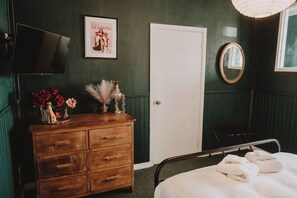 Comfort Suite, City View | Free WiFi - The Kentish Tasmania (Oatlands)