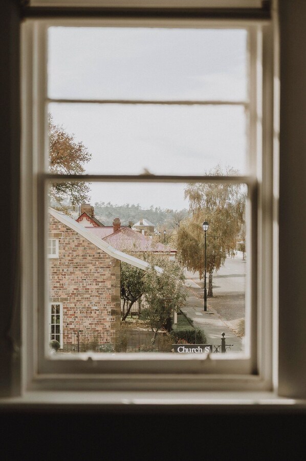 Family Room, City View | Free WiFi - The Kentish Tasmania (Oatlands)