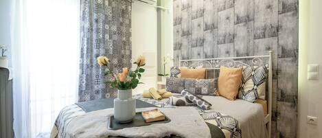 1 soverom, skrivebord, strykejern/-brett og wi-fi (inkludert)