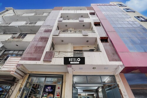 Hotel O Dwarka Mor Metro Station