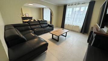 Apartament Comfort, vistes a la ciutat | Sala d'estar