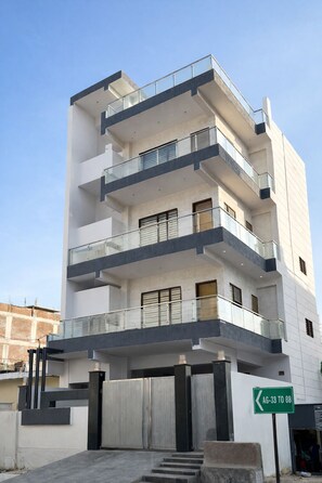 Exterior - Book N Go (Noida)