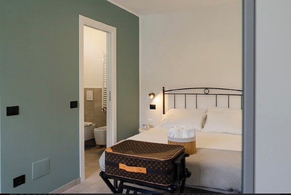 1 bedroom, iron/ironing board, free WiFi, bed sheets - Ca' rota house free parking (Lombardia)