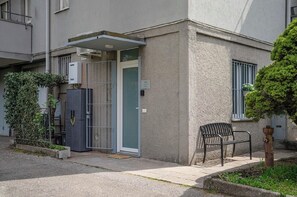 Exterior detail - Ca rota house parcheggio privato (Lombardia)