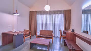 Deluxe Triple Room, 1 Queen Bed, Air conditioning, Mountain View | Desk, laptop workspace, free WiFi