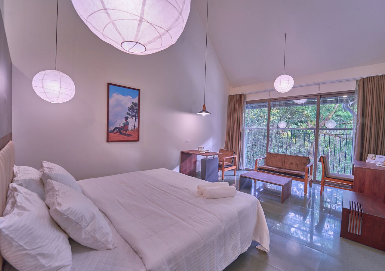 Habitación triple Deluxe, 1 cama Queen size, aire acondicionado, vista a la montaña | Escritorio, espacio para trabajar con laptop y wifi gratis 