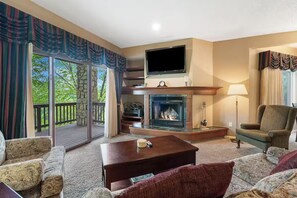 Living area - 2-bedroom Luxury StoneBridge Condo for 6, Peak Summer (Branson West)