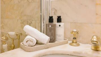 Blackout curtains, iron/ironing board, free WiFi