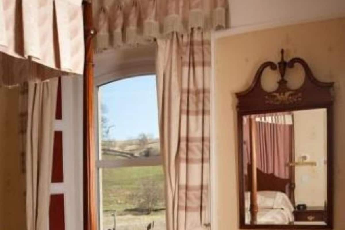 Blackout drapes, iron/ironing board, free WiFi