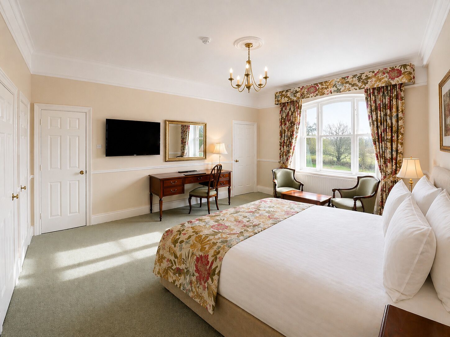 Junior Suite | Blackout drapes, iron/ironing board, free WiFi