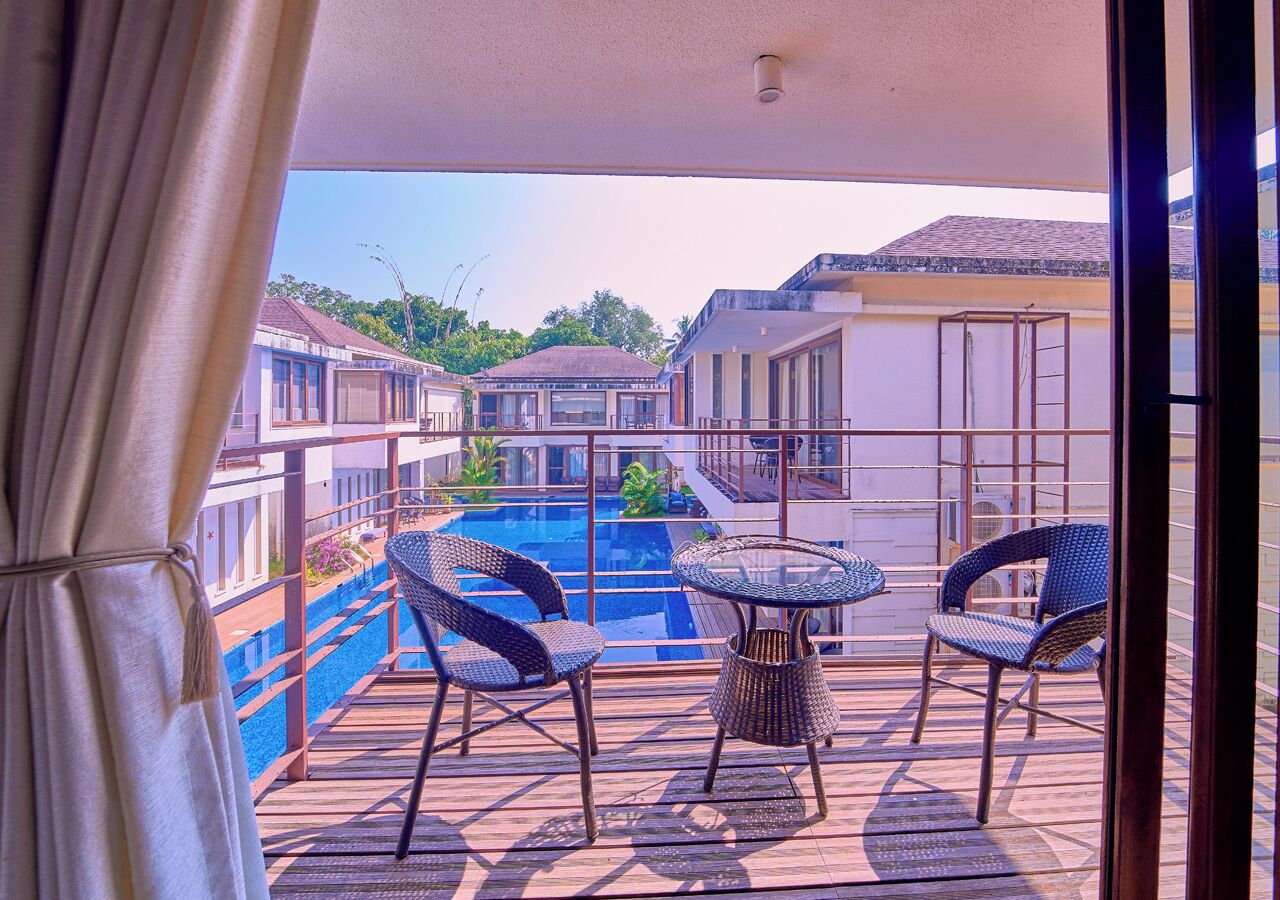 别墅, 阳台, 泳池景观 | 起居区