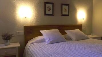 Iron/ironing board, WiFi, bed sheets