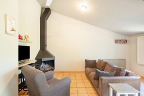 TV, fireplace, DVD player, table tennis - Rural Apartment El Corral (Lladurs)