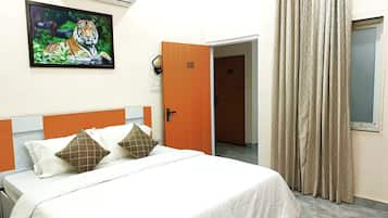 Deluxe Double Room | Premium bedding, minibar, desk, rollaway beds