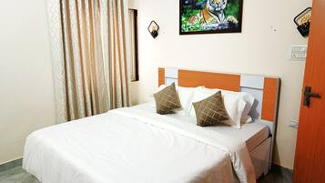 Deluxe Double Room | Premium bedding, minibar, desk, rollaway beds