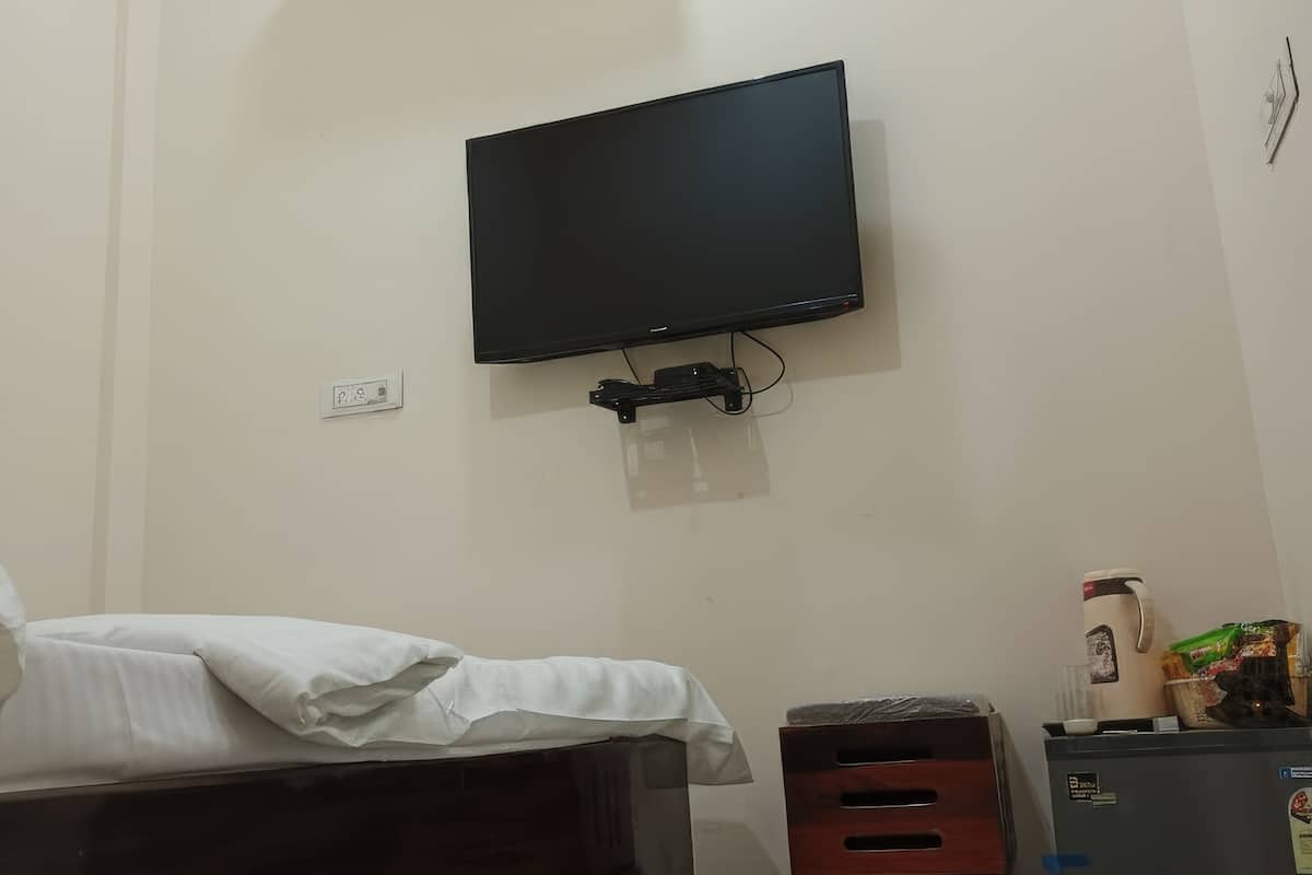 Deluxe Single Room | Premium bedding, minibar, desk, rollaway beds