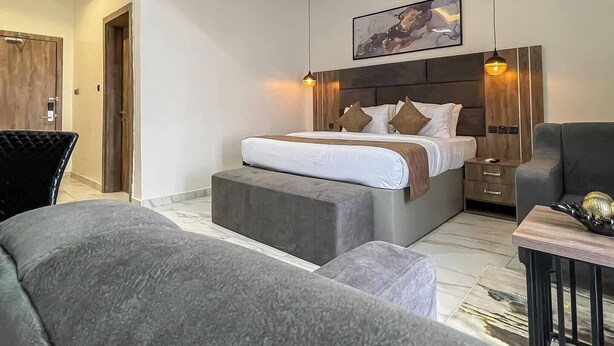 Deluxe Room, Balcony, City View - Huxton Hotel (Lekki)