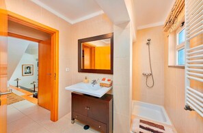 Shower, hair dryer - VILLA VASA, Quinta do Perogil (Tavira)