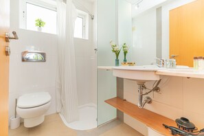 Shower, hair dryer - APARTMENT ZANI, Golden Clube (Cabanas de tavira)