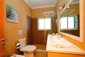 Shower, hair dryer - CASA BRANCA, Beach Village (Altura)