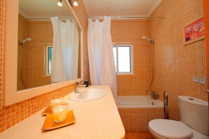 Douche, sèche-cheveux