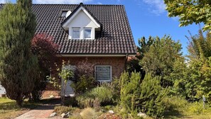 Exterior - Apartment 'Carmen' with Shared Terrace, Private Garden and Wi-Fi (Wiek)