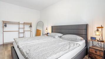 Iron/ironing board, WiFi