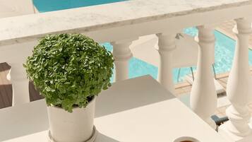 雙人房, 露台, 庭園景 | 泳池 | 季節性室外泳池