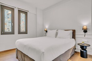 In-room safe, blackout curtains, soundproofing, iron/ironing board - Olearia Villas (Iraklio)