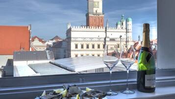 Petit déjeuner, déjeuner et dîner servis sur place