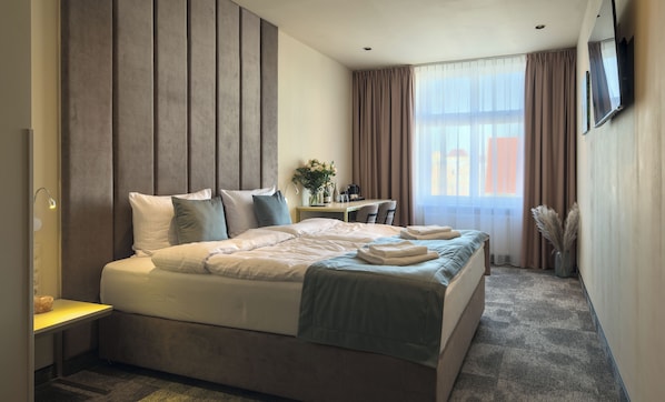 Classic Room | In-room safe, blackout curtains, free WiFi, bed sheets