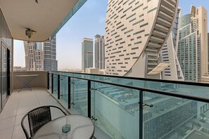 Property grounds - Lavish 1BR Apartment in Merano tower, Few Minutes to Burj Khalifa and Dubai Mall (Dubai)