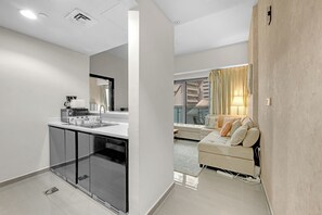 Interior - Lavish 1BR Apartment in Merano tower, Few Minutes to Burj Khalifa and Dubai Mall (Dubai)