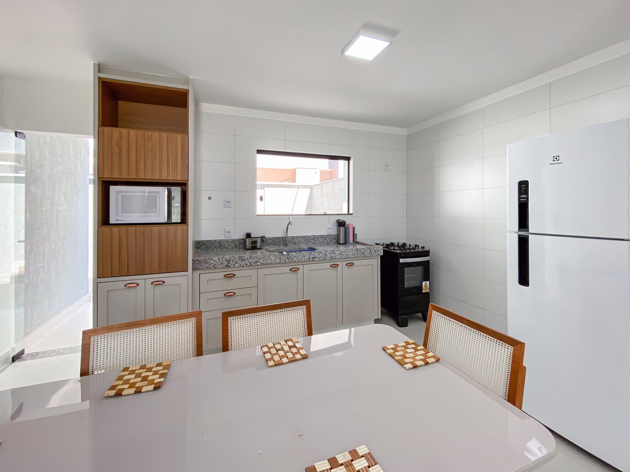 Comfort Apartment | Dining
