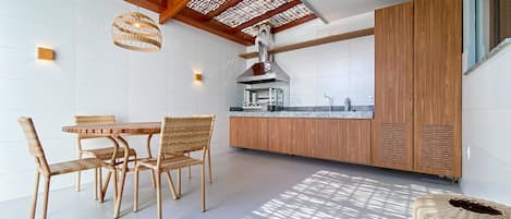 Traditional Apartment | Dining