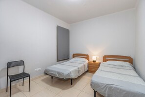 Bügeleisen/Bügelbrett, WLAN, Bettwäsche