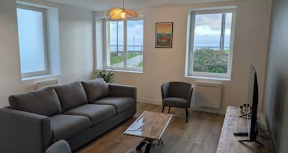 House with sea view on the GR34, near Le Minou