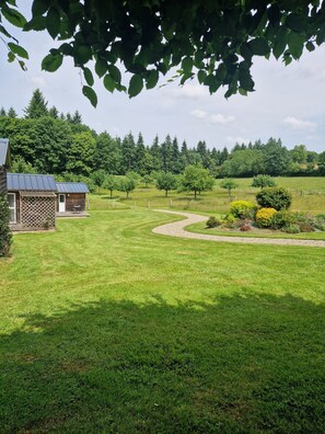 Property grounds - Large gîte in Normandy - sleeps 19, families, groups and events (Les Monts d'Aunay)