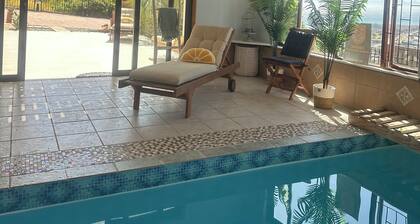 Sunset Cove - cozy vacation home with sea view