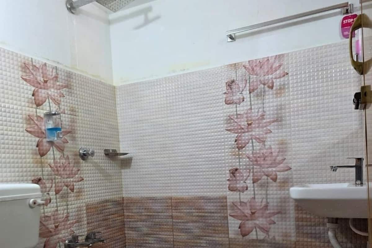 스탠다드 더블룸, 파티오, 정원 전망 | 욕실 | 헤어드라이어, 타월, 비누, 화장지