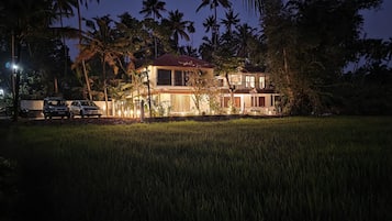 Superior Double Room, Balcony, Garden View | Front of property