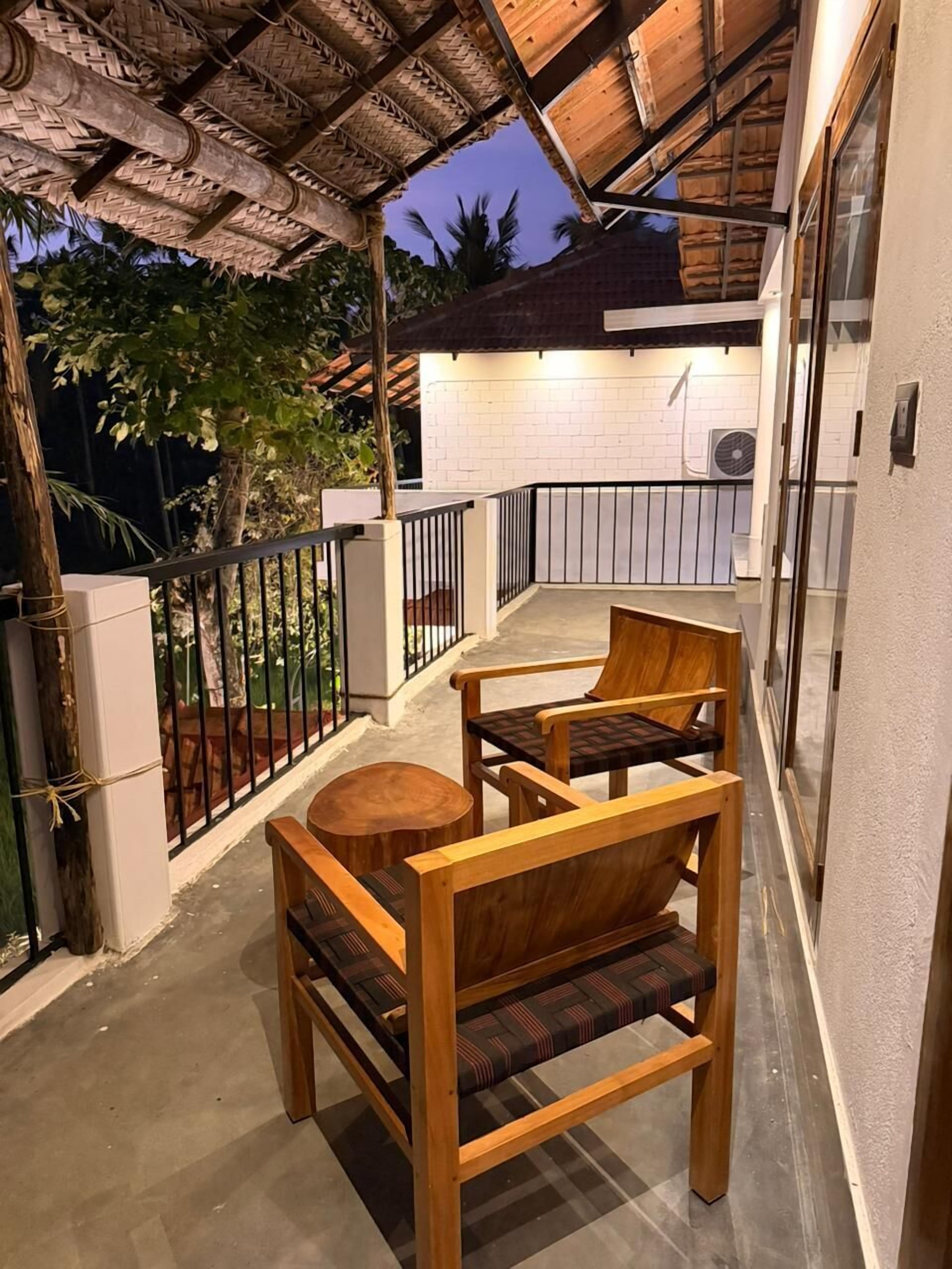 Quarto casal superior, banheira, vista para o jardim | Espaço de trabalho para notebook, ferros/tábuas de passar roupa