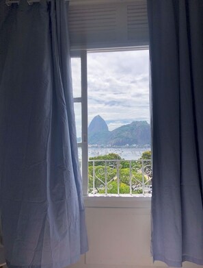 Interior - Apartment with a view of Sugarloaf Mountain. (Rio de Janeiro)
