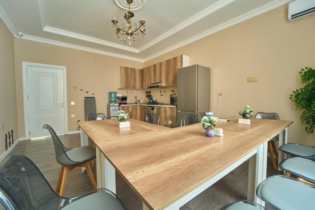 Superior Twin Room, City View | Shared kitchen