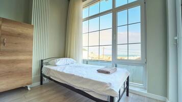 Setrika/meja setrika dan Wi-Fi gratis