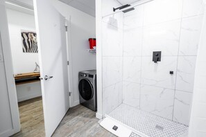 Interior - Serviced 1 Bedroom Apartment in Regina | Metro 1827 Apartments (Regina)